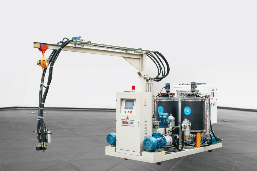 Mesin suntikan tekanan tinggi poliuretana dua komponen dengan trek Mesin suntikan tekanan tinggi poliuretana dua komponen dengan trek